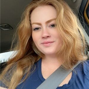 Meet your Posher, Cynthia